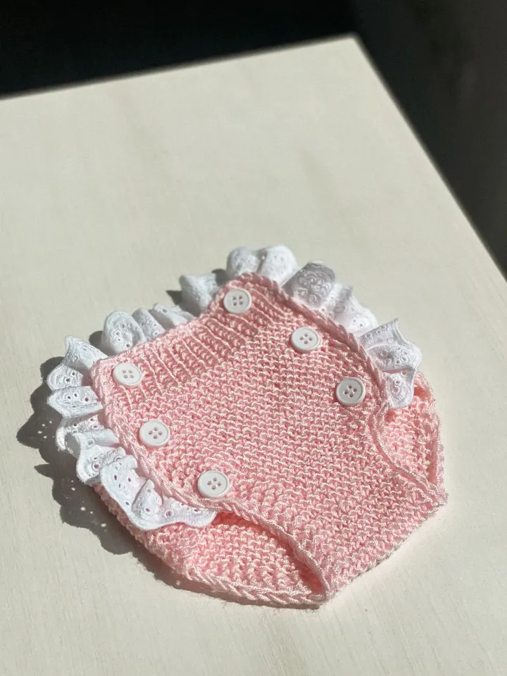 Knit outfit for baby girl. Sweater, hat, pants and shoes for baby girl. Take home outfit for girl. Baby shower gift for baby girl.