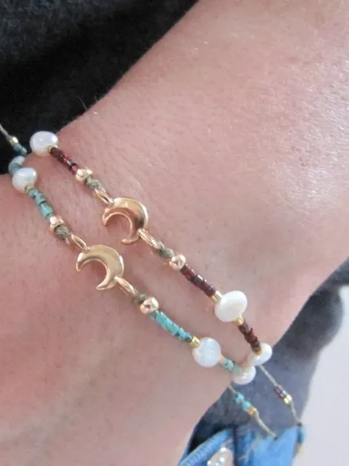 Miyuki bracelet freshwater pearls, armcandy fine bracelet small pearls, boho style bracelet crescent moon, macrame bracelet moon, gift mom