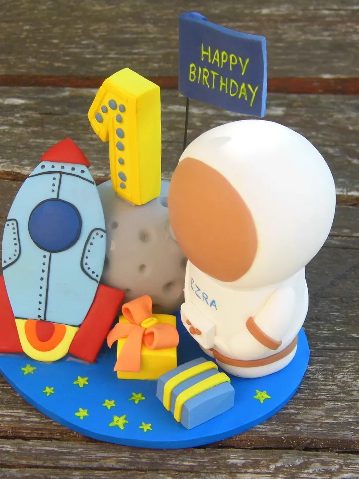 Astronaut in space birthday party theme, Astronaut cake topper, Astronaut cake figurine, Spaceship figurine, Astronaut on the moon figurine