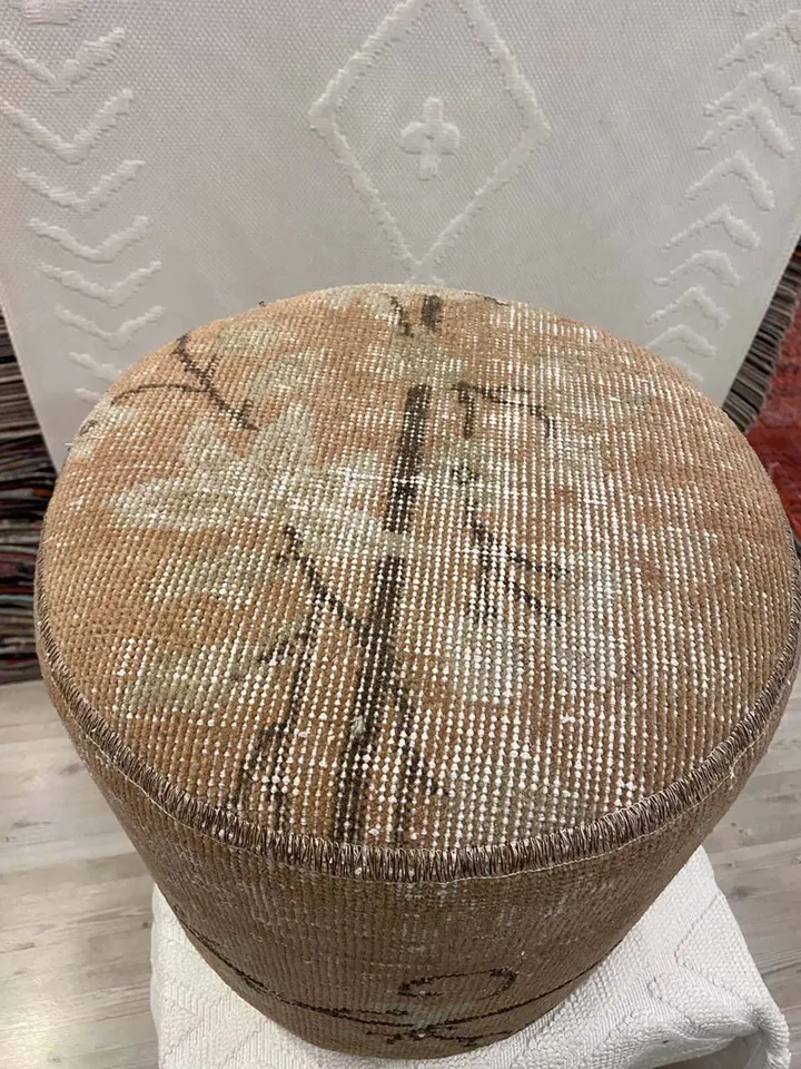 BohoPatch: Handmade Patchwork Ottoman Pouf, Bohemian Kilim Rug, 35x40x35cm for Unique Home Decor.