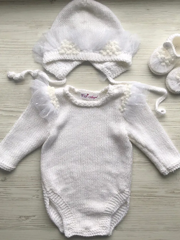 White clothing set for baby girl. Romper with 3d flowers and pearls, tutu with lace, hat and booties. Baptism outfit. Christening gown.