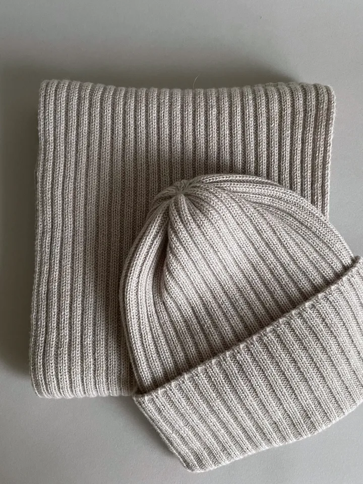 Scarf and hat set womens. Chunky Knit scarf women. Merino set hat and scarf. Handmade Beanie & Scarf