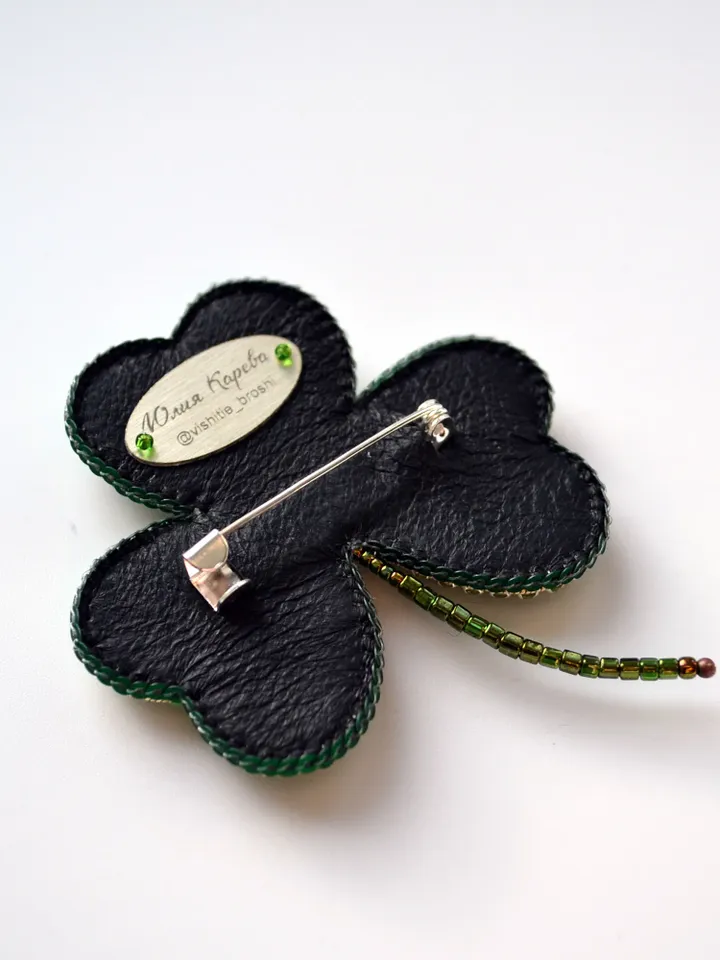 Clover beaded brooch pin