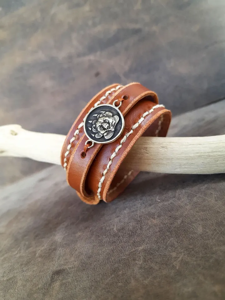 Bear Charm Cuff, Wide Leather Cuff Bracelet for Men/Women, Mamma Bear Pendant, Personalized Gift, Gift for Mother, Spirit Animal Bracelet