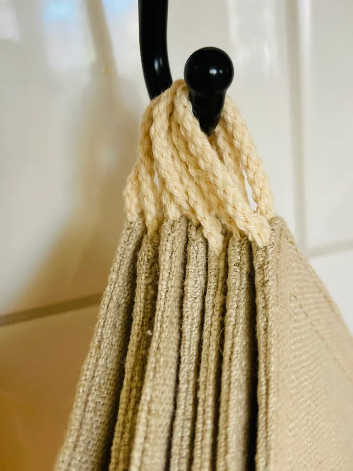 Set of 7 linen coasters with loop