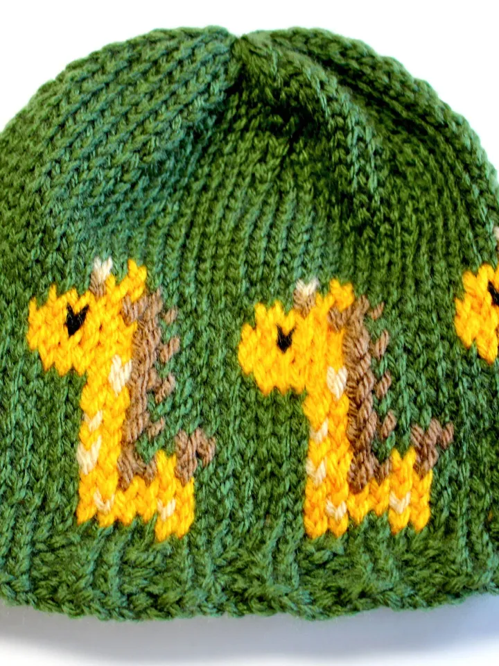 Green Giraffe Hat for New Babies, Expectant Parents Baby Shower Gift Idea, Newborn Crib Hat, Birth Photography Props, Zoo Safari Yarn Animal