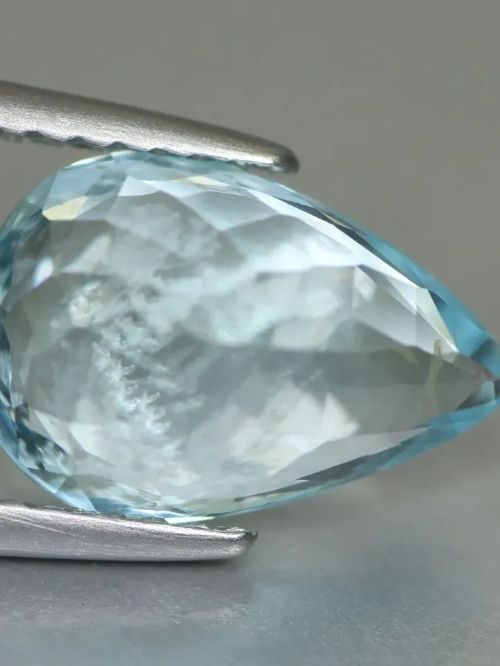 2.88 CT Outstanding Pear Cut Unheated 100% Natural Blue Aquamarine