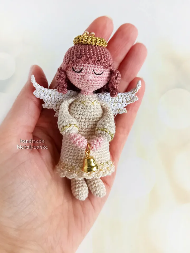 Angel with a bell, Keychain, Christmas Angel, Little crochet hanging Angel, Christmas gift, White Guardian angel