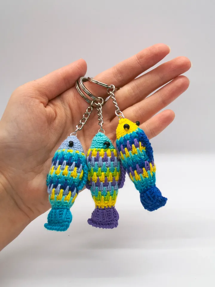 Unique multicolor Fish Keychain, Small rainbow keyring fish, Crochet charm Water animal Patterned fish keyfob