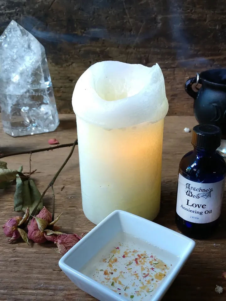Love Ritual Oil, Anointing oil for candles, oil for magic, fragrant oil for candle magick, witch's anointing oil for consecration