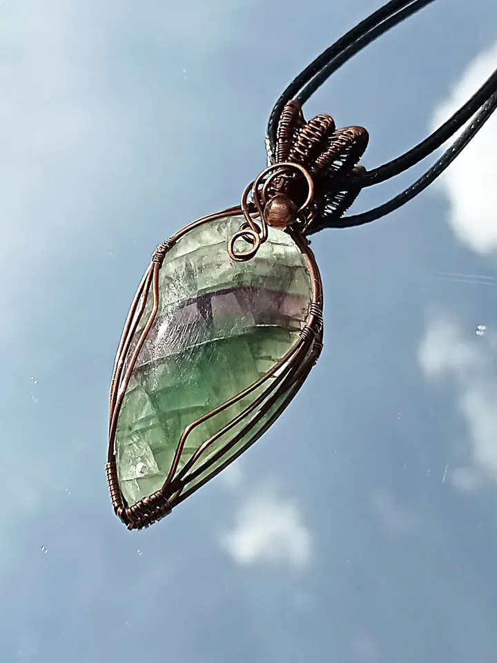 Minimalist summer pendant with green fluorite, a gift to yourself, friend, husband, wife, sister, brother