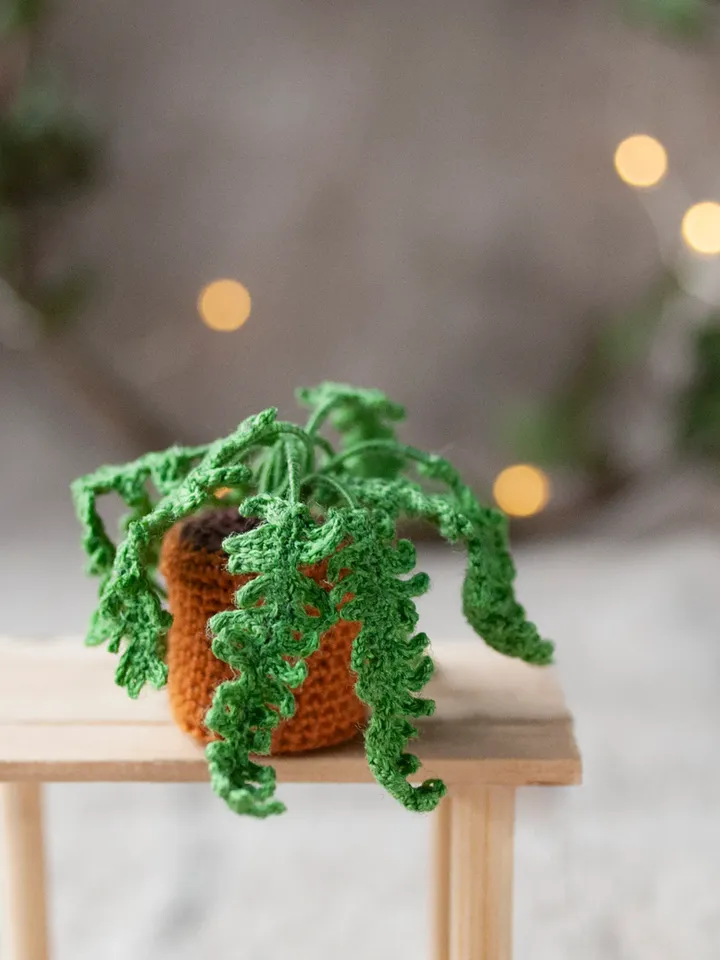 Miniature FERN in a pot, Evergreen plant for Fairy Garden, Artificial plant Boston fern, Tiny flower for decoration 1/12