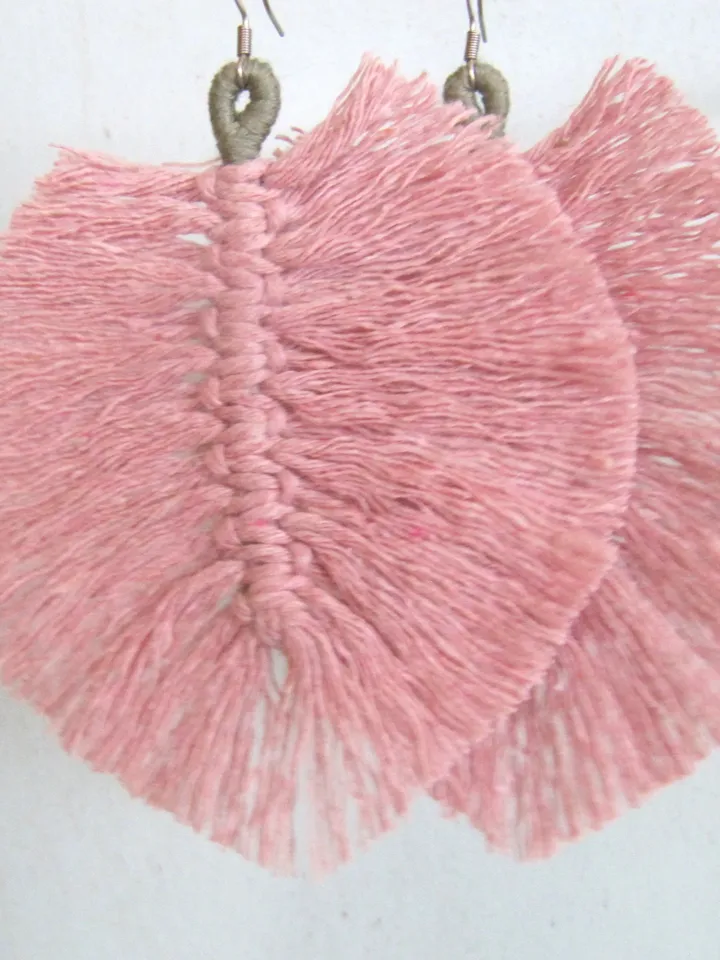 Macrame Earrings Feather, Feather Earrings, Boho Earrings, Macrame Jewelry, Summer Jewelry, Boho Jewelry, Cotton Earrings, Feather, old pink
