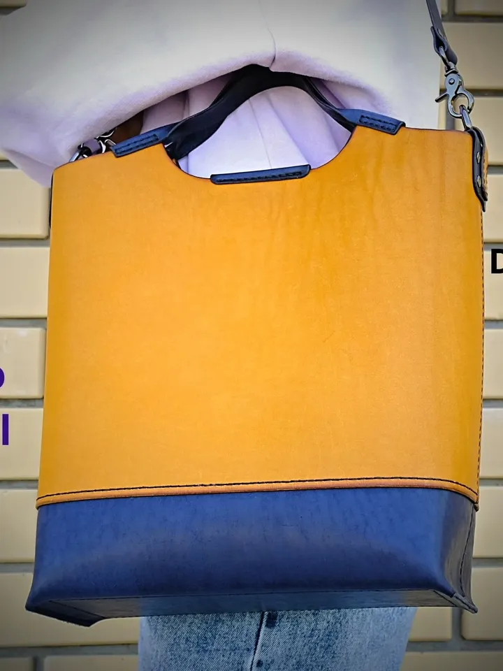 Leather pattern Shoulder Tote Bag. BG