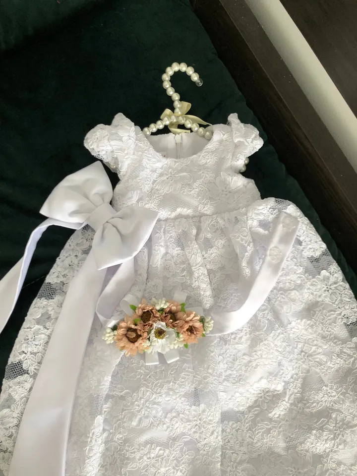 White dress white lace, pearls, 3d flowers, bonnet with lace and flowers, booties and panties. Baptism outfit for baby girl.