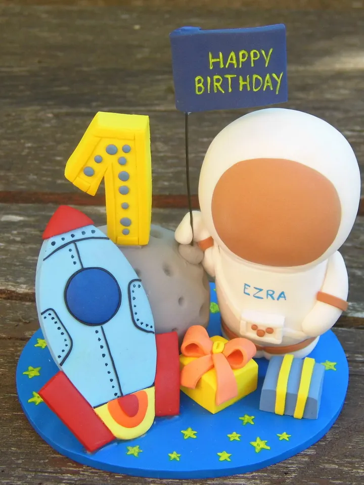 Astronaut in space birthday party theme, Astronaut cake topper, Astronaut cake figurine, Spaceship figurine, Astronaut on the moon figurine