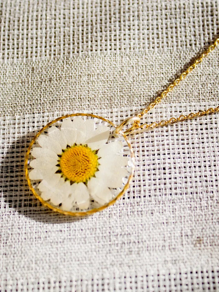 Daisy necklace Resin gift for first mom