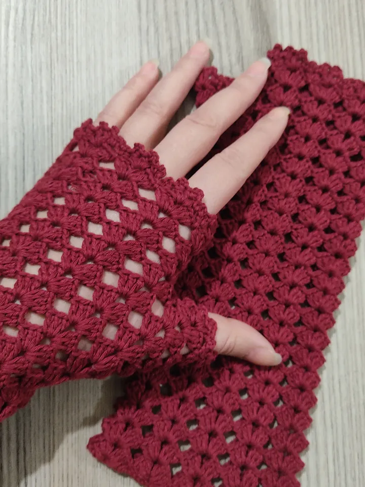 Burgundy knit crochet fingerless Gloves. Crochet Fingerless Gloves, Arm Warmers Womens, Texting Gloves, Outlander Gloves, Gift Her