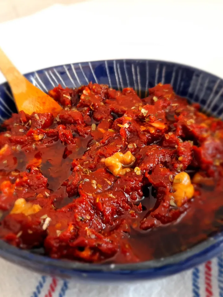 Acuka | Handmade Organic Pepper & Tomato Paste with Walnut, Olive Oil, Garlic and Spices