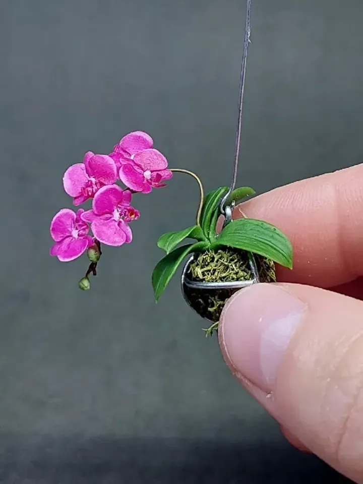 Miniature Orchid dollhouse 1:12, cocedama fuchsia Orchid, Orchid in a ball, Dollhouse plants, Dollhouse flowers