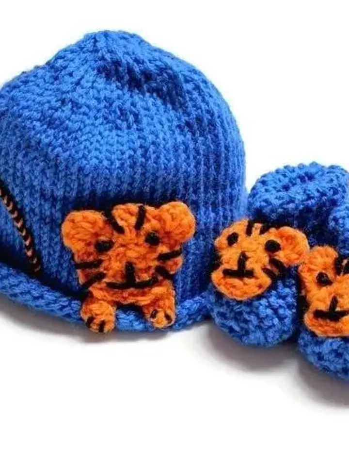 Yarn Tiger Face Hat and Booties Set, New Baby Gifts, Baby Shower Ideas, Little Baby Coming Home Outfit, Gifts for Him, Gender Reveal Props
