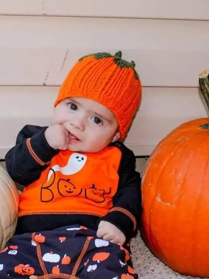 Knit Yarn Pumpkin Hat, Toddler Winter Hats, Crochet Hat, Vegetable Hat, Halloween Hat, Beanie Caps, Thanksgiving Hats, Fall Hat, Gift Ideas