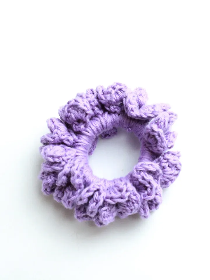 Blaue gehäkelte Haargummi Haarband mit Ornament Hippie Haarschmuck Ökofreundliche Geschenke für Mädchen Pferdeschwanzhalter Sommeraccessoire