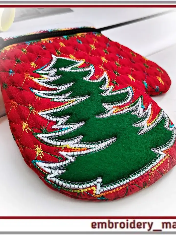 In the hoop embroidery design Christmas mitten Gift bag 2