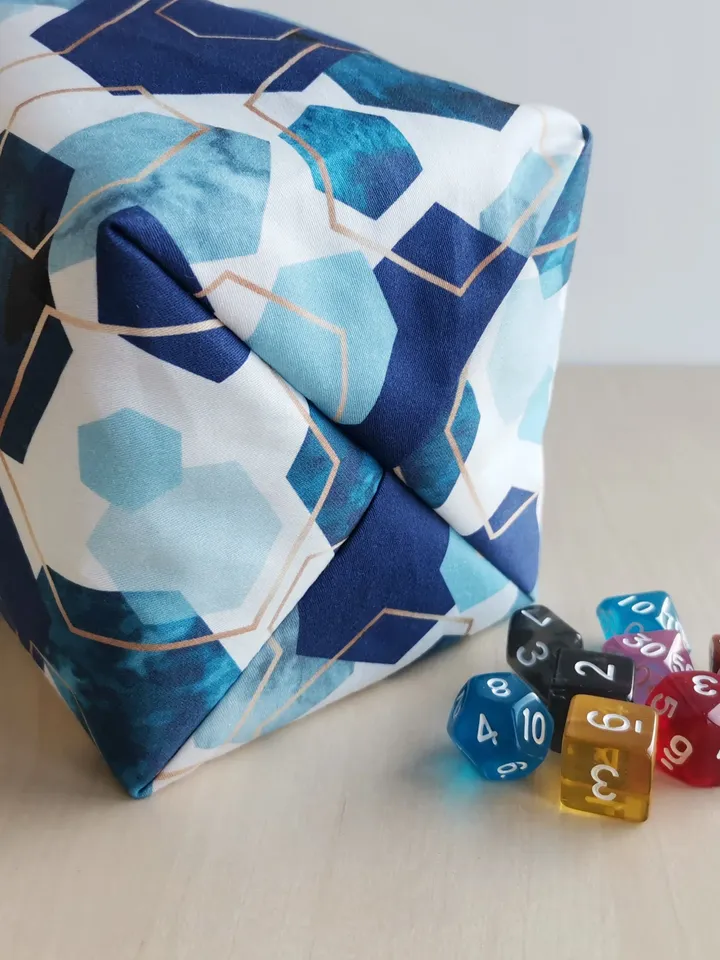 Large dice bag with pockets for 150-200 dice Blue hexagons