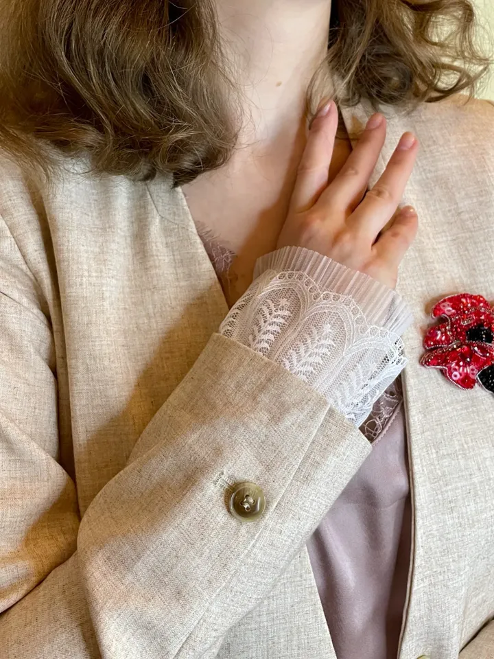 Poppy Brooch in Red and Black Colors, Handmade Embroidered Accessory, Flower Pin, Flower Brooch, Red Brooch