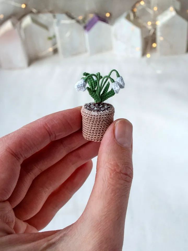 Miniature SNOWDROP in a pot, Tiny crochet white flower, Snow white Forest Flower, Fake Wild Flowers, Fairy garden plants