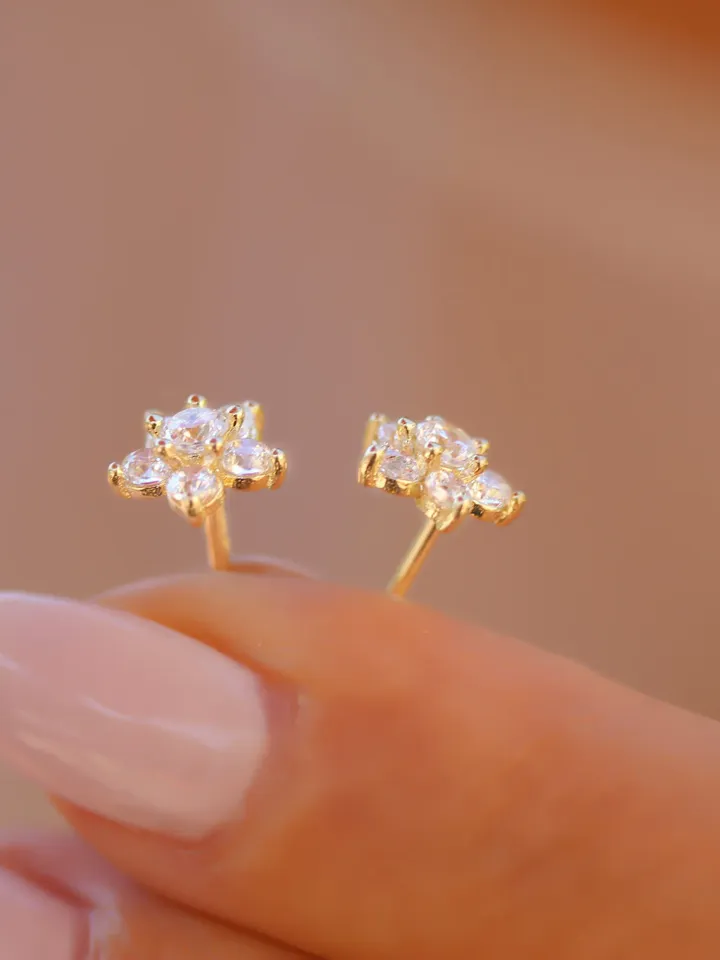 FLOWER STUD EARRINGS | Round Cut Moissanite Diamond Wedding Gold Stud Earring | 14k Solid Gold Flower Shape Push Back Stud Earrings