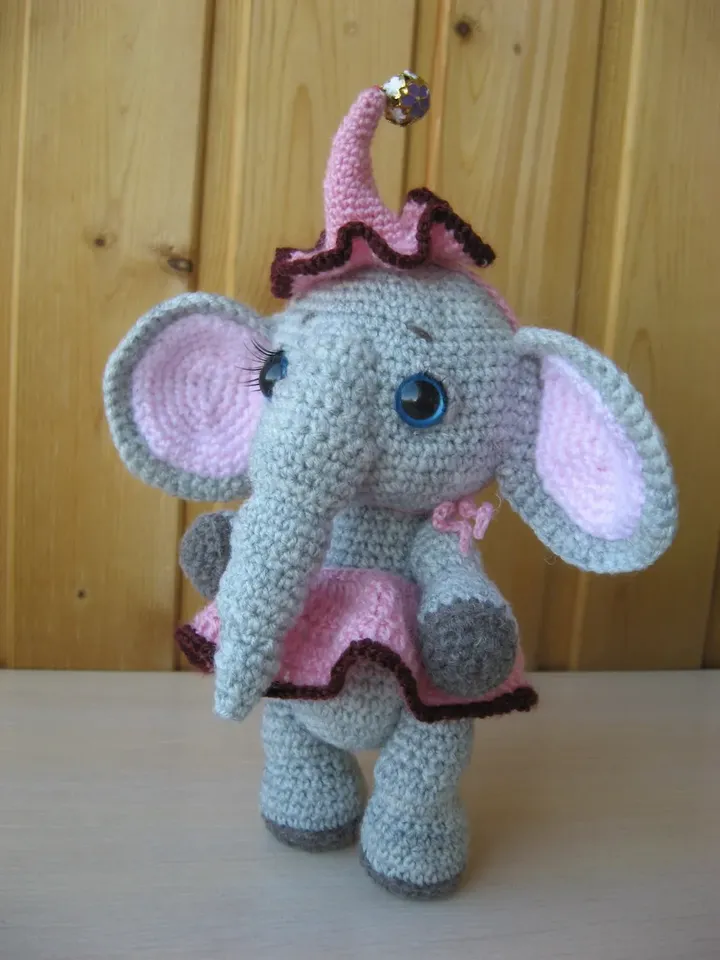 TUTORIAL: Baby girl elephant Ulianka crochet pattern
