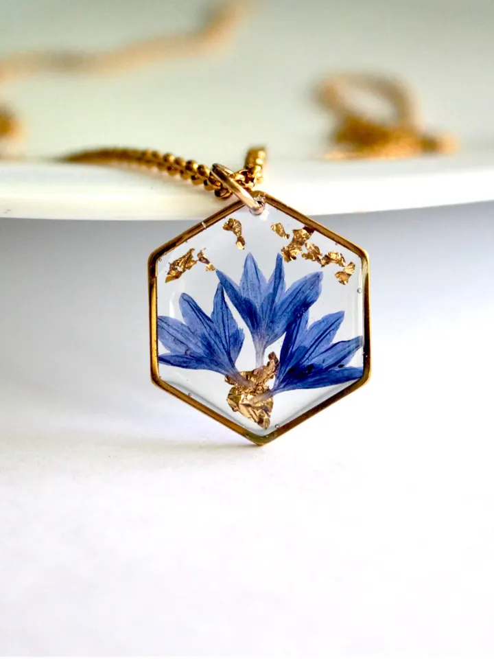 Resin necklace Pressed flower Natural necklace Gift for daughter