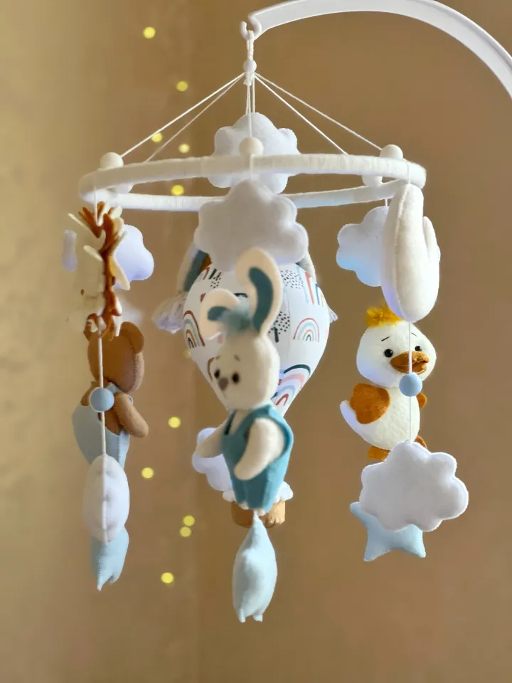 Hot air balloon mobile with animals, baby shower gift, baby boy mobile