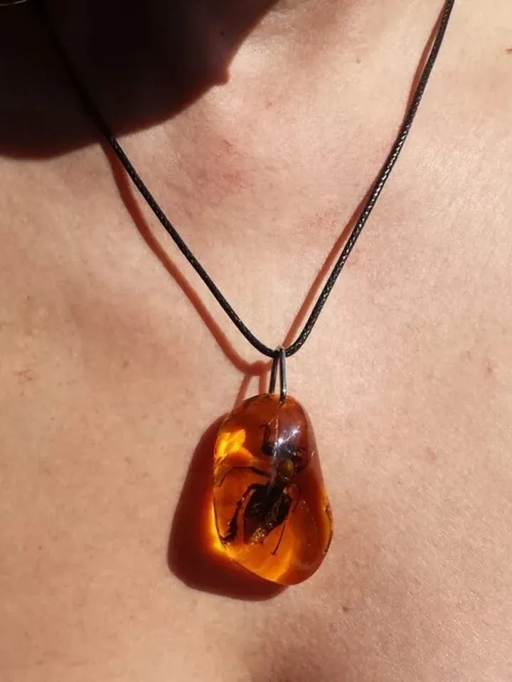 Real insect Bee necklace Honey Amber Resin necklace jewelry Amulet Nature necklace jewelry handmade yellow gold pendant