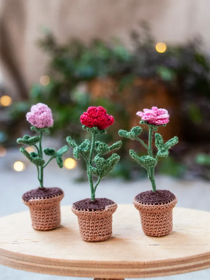 Miniature ROSE potted, Mini plant for dollhouse, Cute desk decor, Cheer up gift, Collectible Fairy garden miniature 1/12