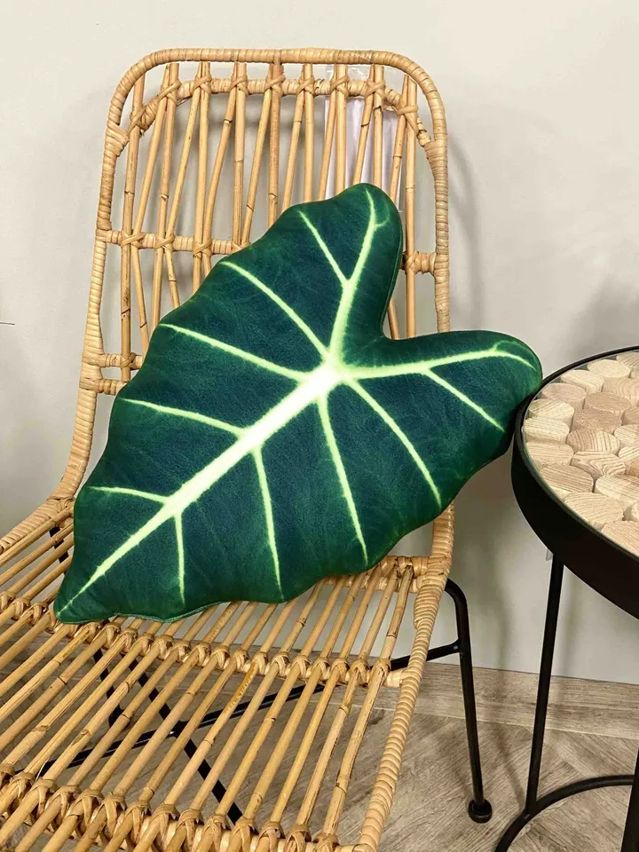 Alocasia Frydek pillow / Alocasia Micholitziana / Green Velvet cushion / plant pillow / leaf pillow / urban jungle decor / plant gift