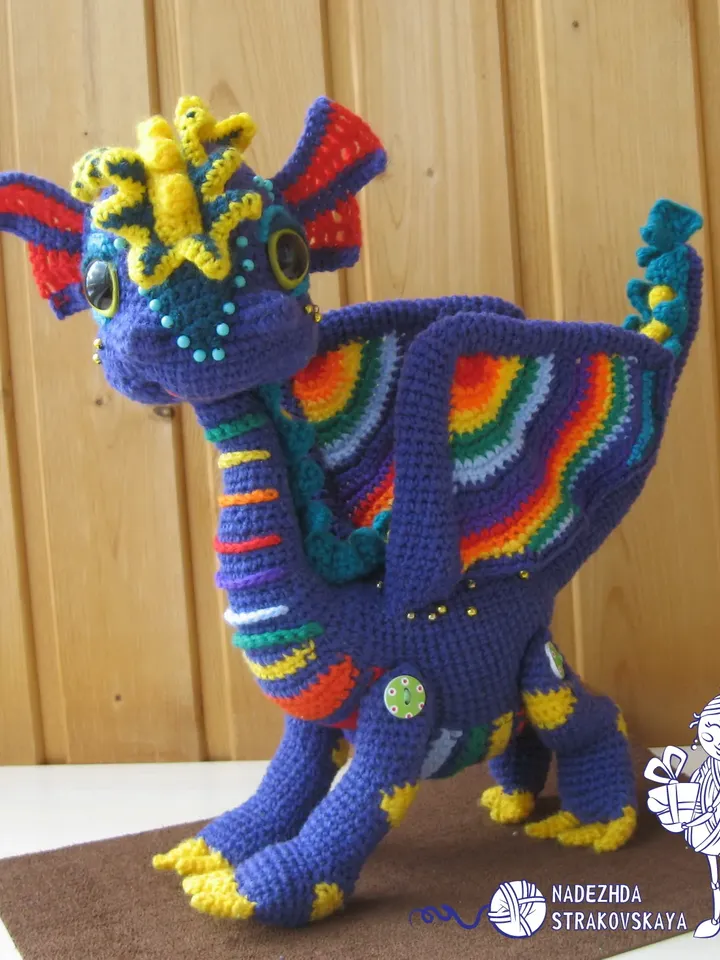 TUTORIAL: Rainbow Dragon crochet pattern