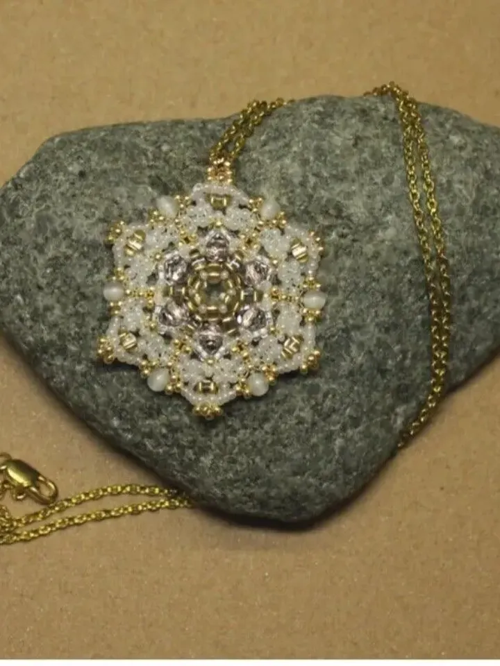 Snowflake Necklace Seed Bead Pendant Beaded Snowflake Beadwork Jewelry pendant on chain white pendant