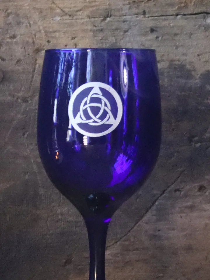 Triquetra Chalice, Witch's Triquetra Chalice, Blue Chalice with Silver Etched Triquetra Celtic Design, Witchy Altar Chalice