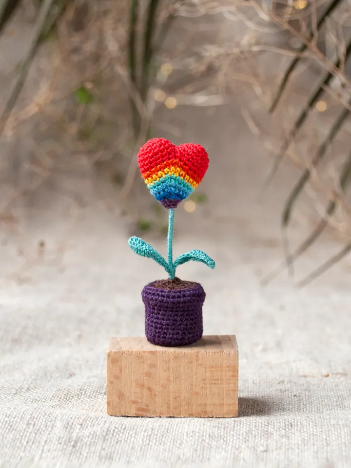 Miniature Rainbow HEART potted, Crochet heart flower decoration, Cute desk decor, Cheer up gift, Mini plant fairy garden