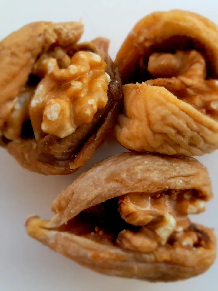 Organic Sun Dried Stuffed Figs | Premium Turkish Stuffed Dried Figs, Pistachio Stuffed Dry Figs, Walnut Stuffed Dry Figs, Figs With Nuts
