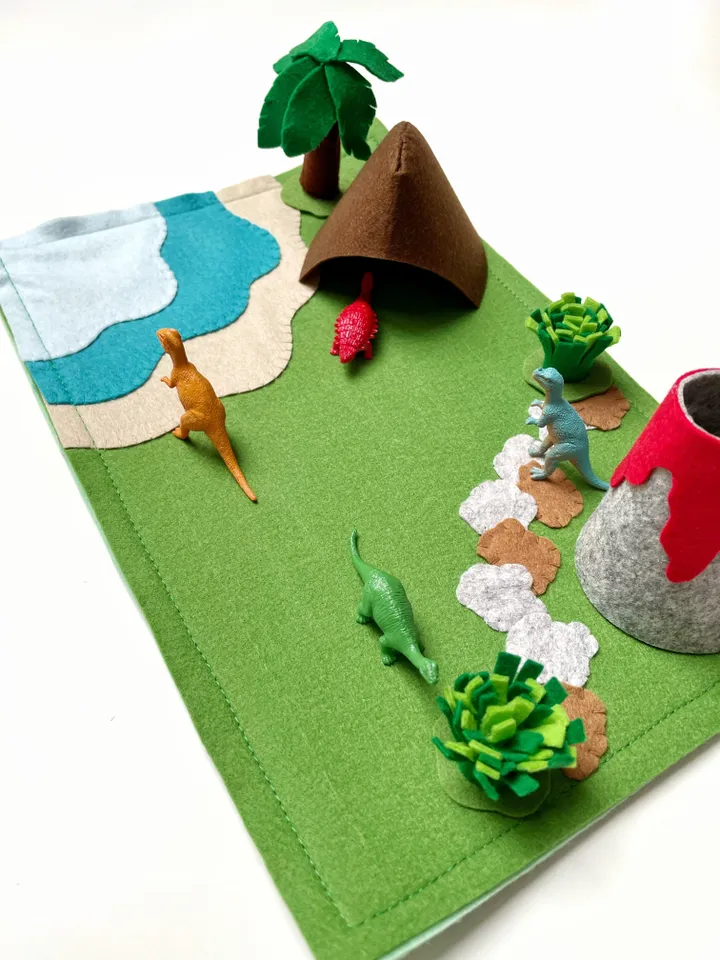 Dinosaur felt play mat for kids. Dino felt playscape. Dinosaur small world play. Dino felt play scene