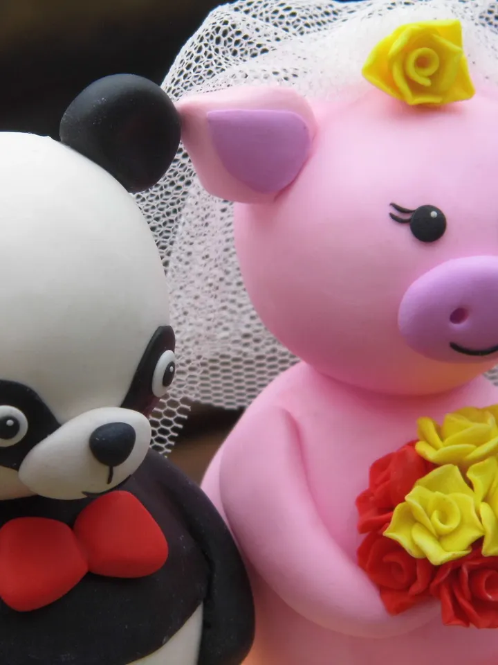 Farm Animal Wedding Cake Topper Figurine, Pig Wedding Cake Figurine, Personalized Wedding Gift For Couple, Custom Animal Wedding Cake Topper
