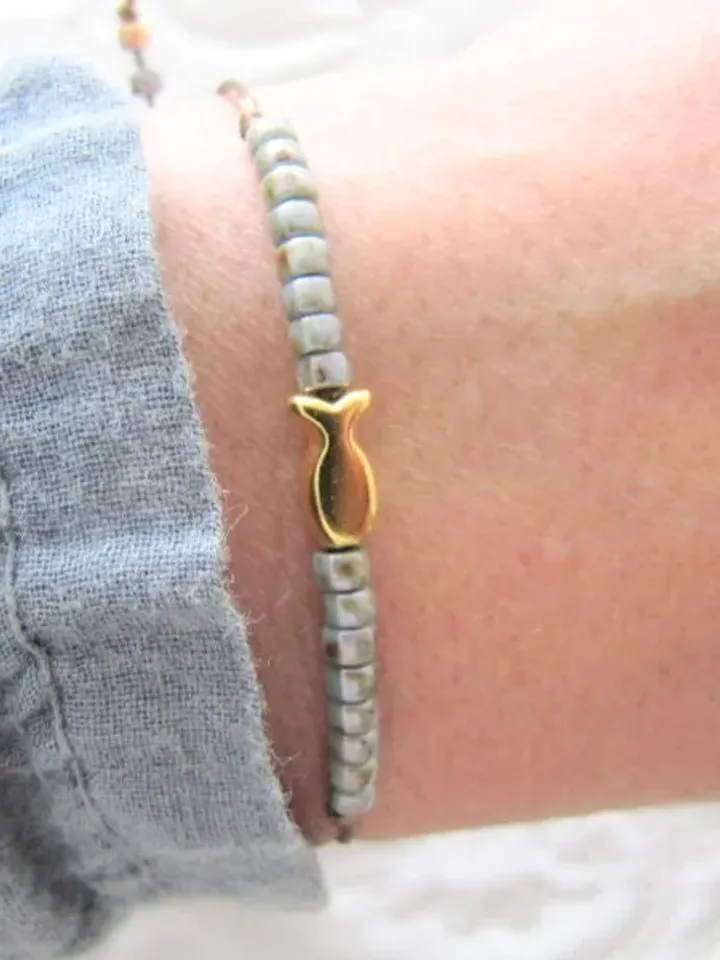 sweet bracelet with fish and wish card/ Friendship bracelet with Tiny beads, gift for best friend, gift for teenager , macrame bracelet