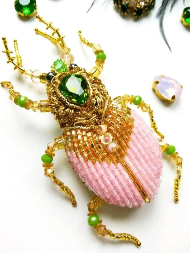 Beaded insect brooch, insect pin, bug brooch, pink bug brooch, bug pin, bee brooch, bug brooch, insects, madam toto