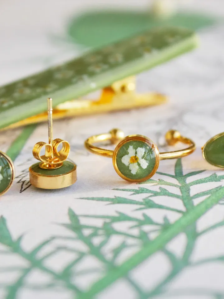 Green set jewelry Queen Anne's lace stud earrings Flower ring Floral hair clip