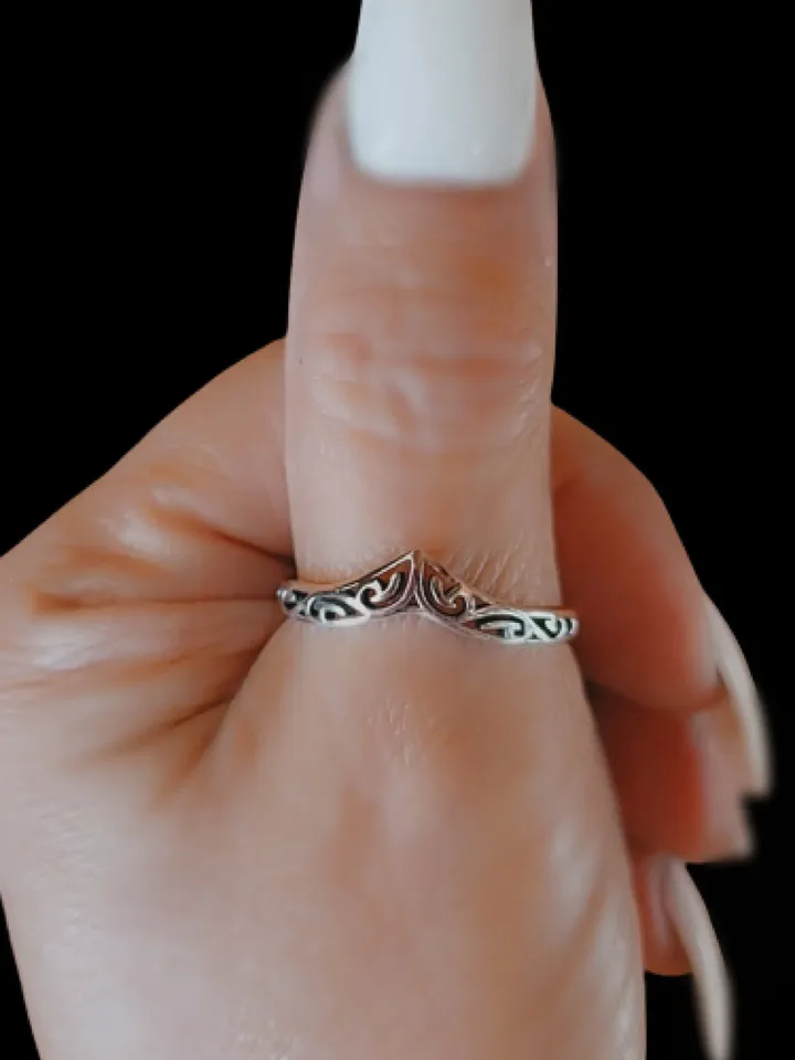 Thumb Ring, Chevron Ring V Ring 925 Sterling Silver Antique Patina · Sterling silver thumb ring for Women · Silver Ring · Mother's Day Gift