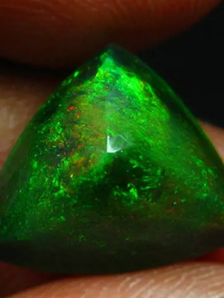 3.30 Ct Unique 3D Broad Flash Pattern 100% Natural Welo Black Opal From Ethiopia
